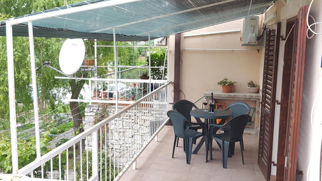 Apartman Ema 4+2 Koromacno Exterior photo